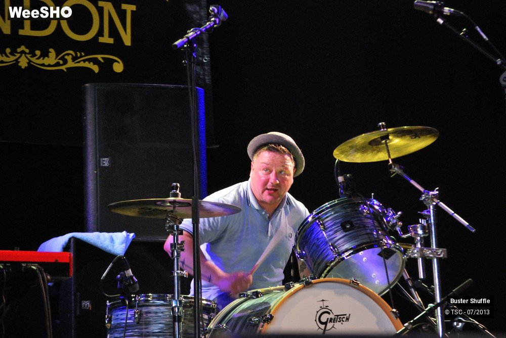 5/30 photos du spectacle Buster Shuffle