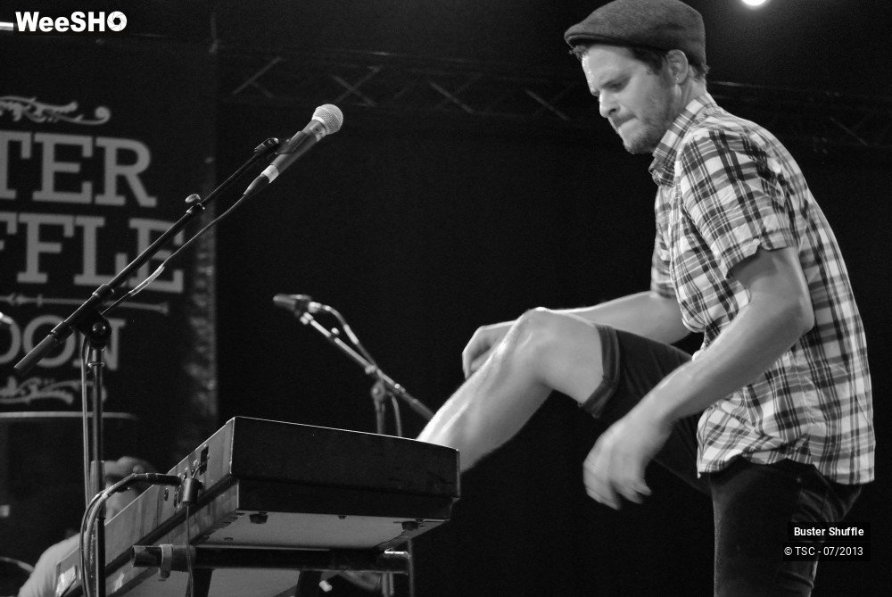 6/30 photos du spectacle Buster Shuffle