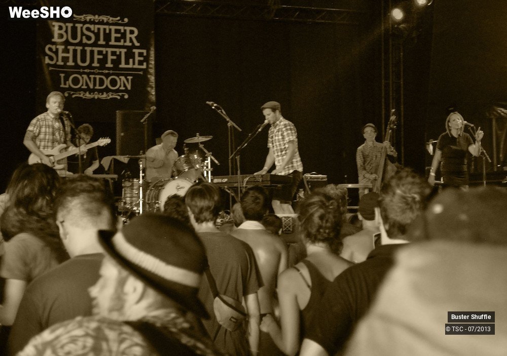 15/30 photos du spectacle Buster Shuffle