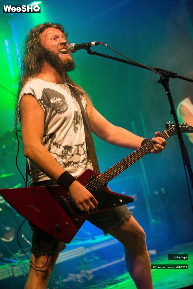 21/27 photos du spectacle Sticky Boys