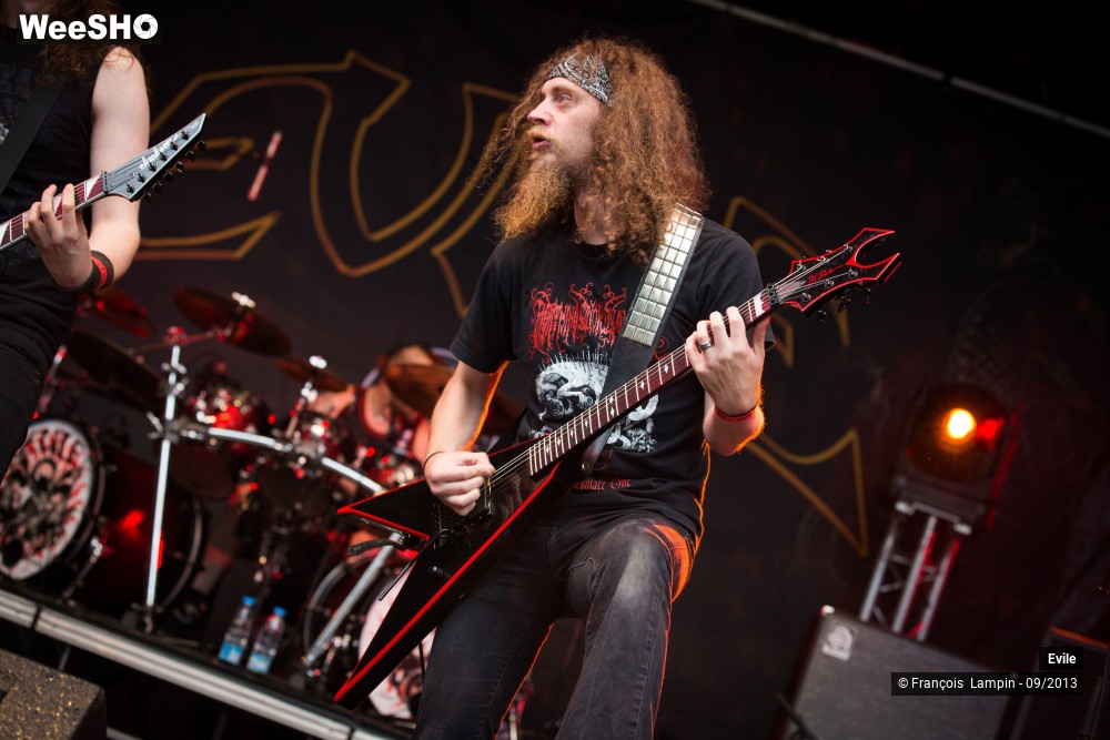 7/37 photos du spectacle Evile