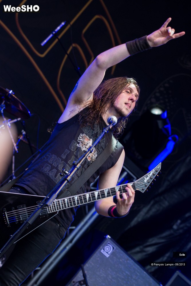 27/37 photos du spectacle Evile
