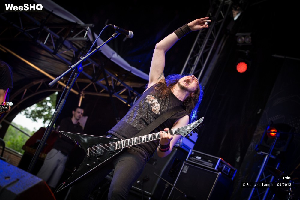 28/37 photos du spectacle Evile