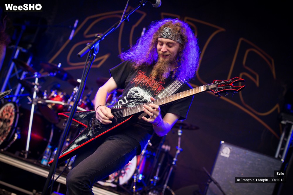 36/37 photos du spectacle Evile