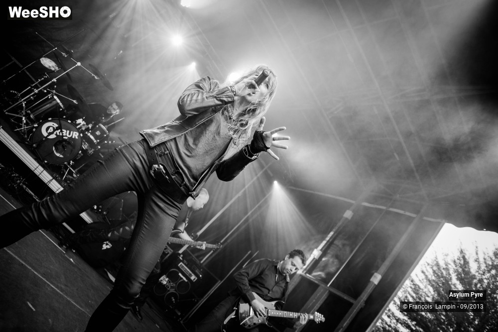 11/33 photos du spectacle Asylum Pyre
