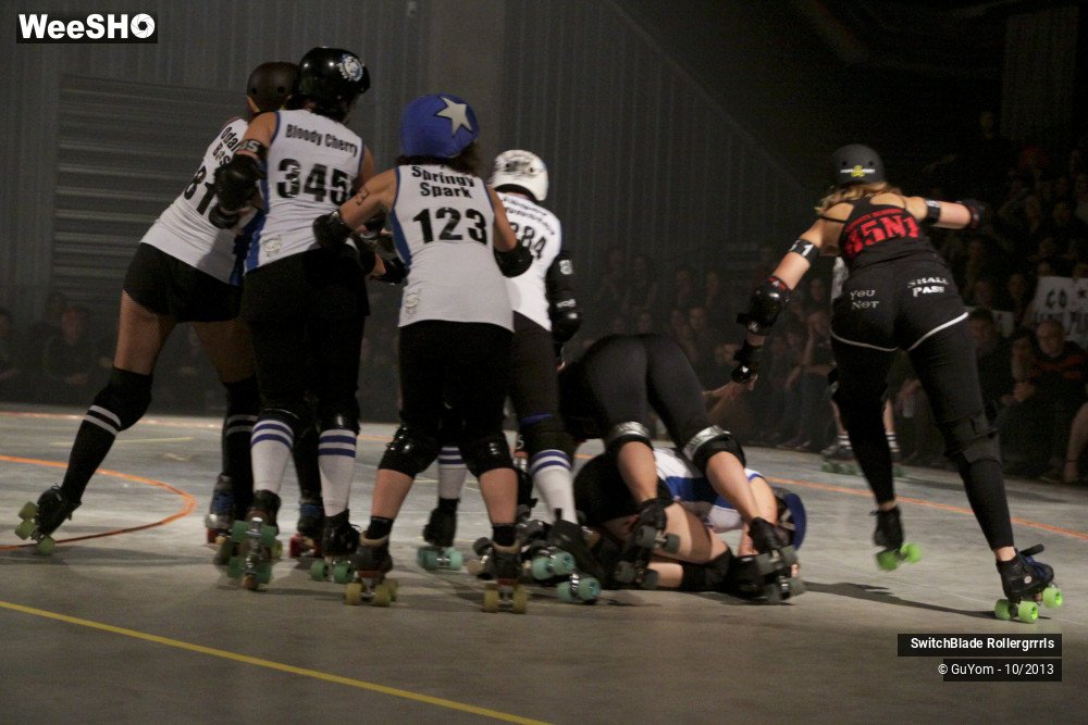 36/46 photos du spectacle Roller Derby 1