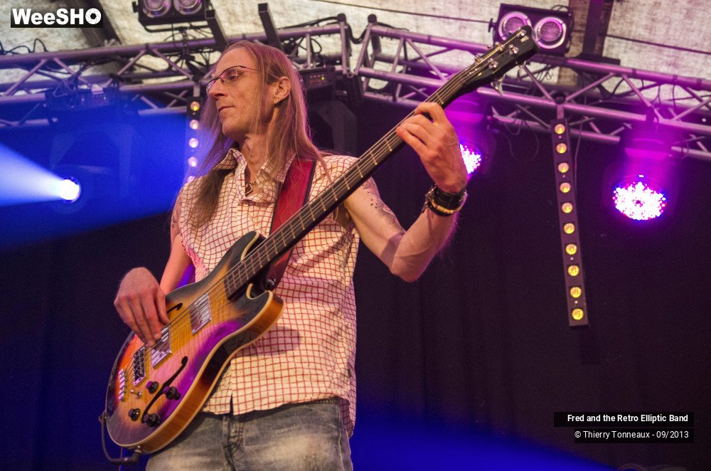 14/31 photos du spectacle Fred and the Retro Elliptic Band