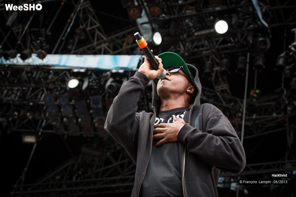 2/16 photos du spectacle Hacktivist