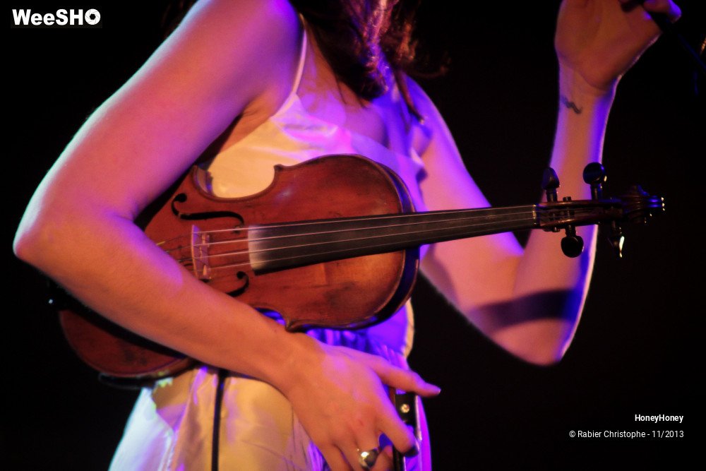 2/35 photos du spectacle HoneyHoney
