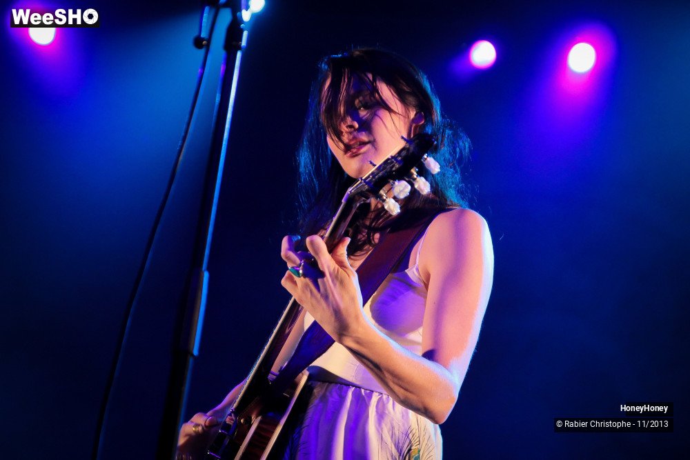 12/35 photos du spectacle HoneyHoney
