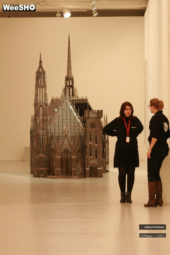 38/39 photos du spectacle Happy Birthday Galerie Perrotin