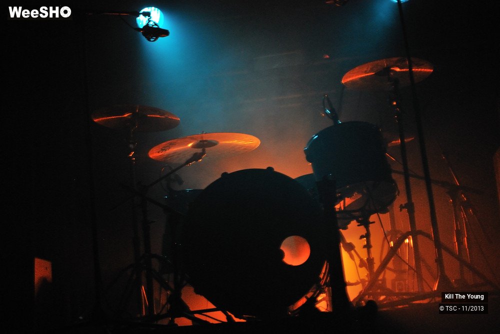 17/46 photos du spectacle Kill the Young