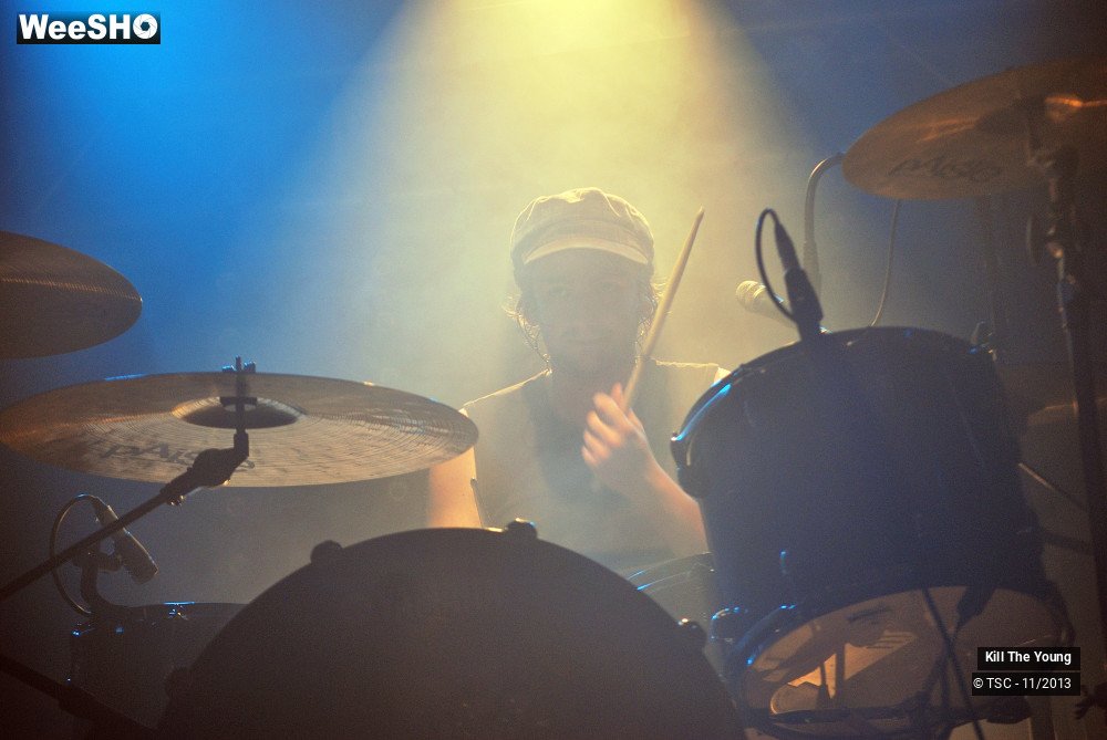 34/46 photos du spectacle Kill the Young