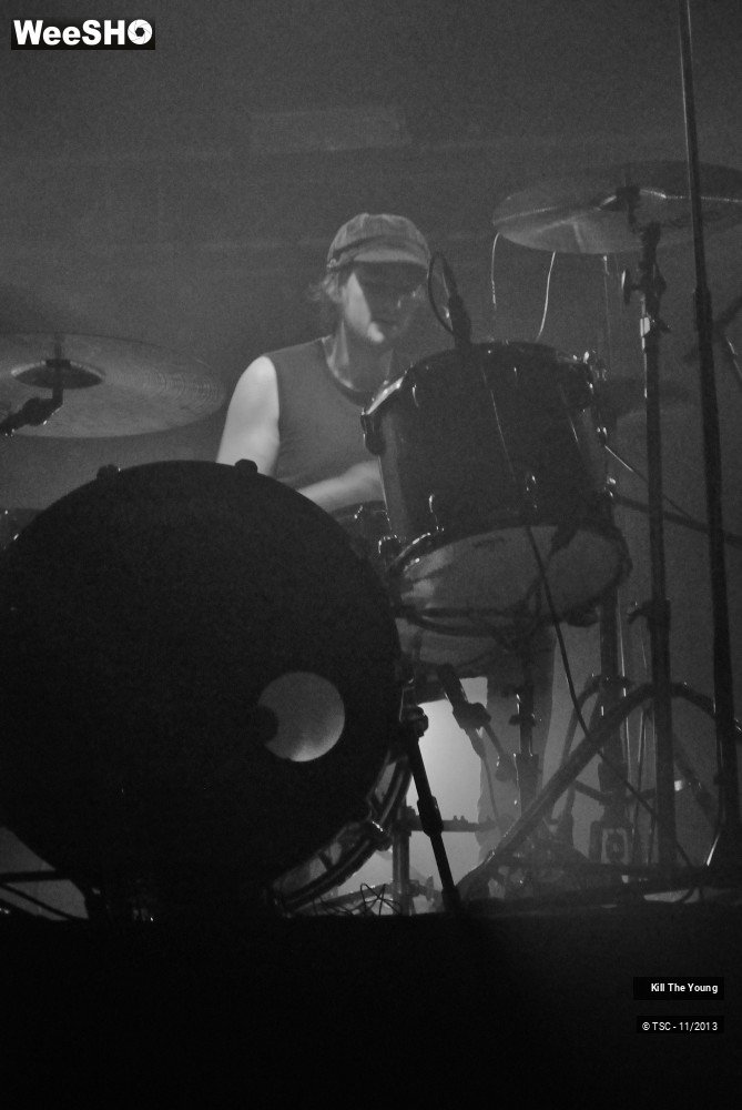 43/46 photos du spectacle Kill the Young