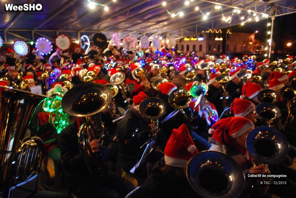 16/36 photos du spectacle Les tubas de Noël