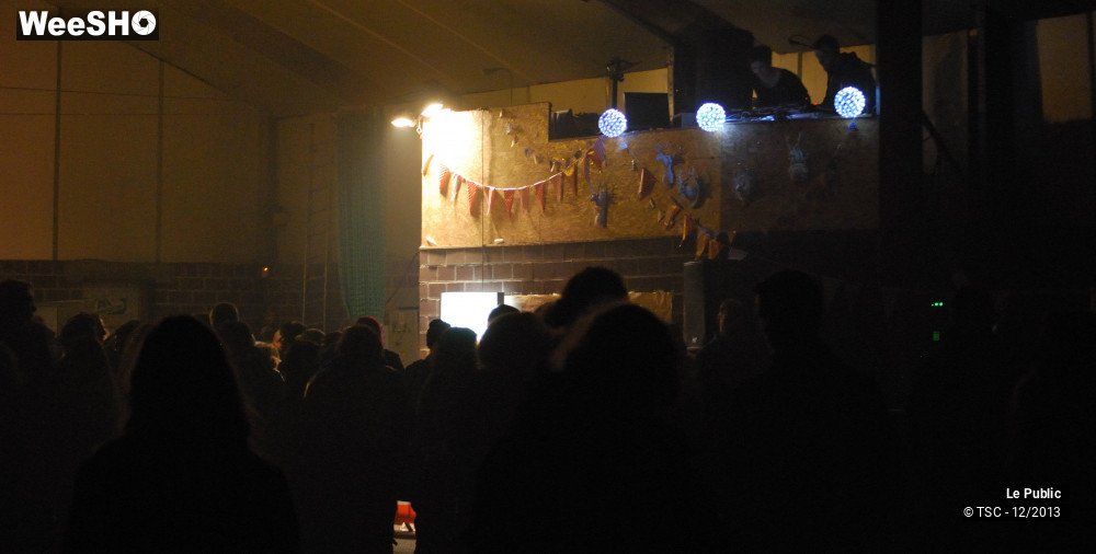 8/11 photos du spectacle Le Père Noël est un Rockeur Ambiance