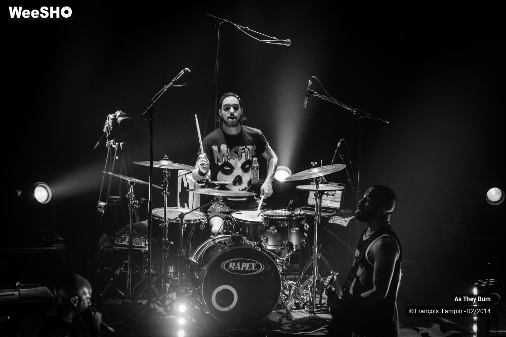 7/33 photos du spectacle As They Burn