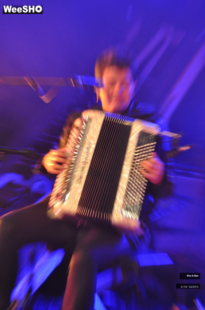 23/48 photos du spectacle Kiss & Bye