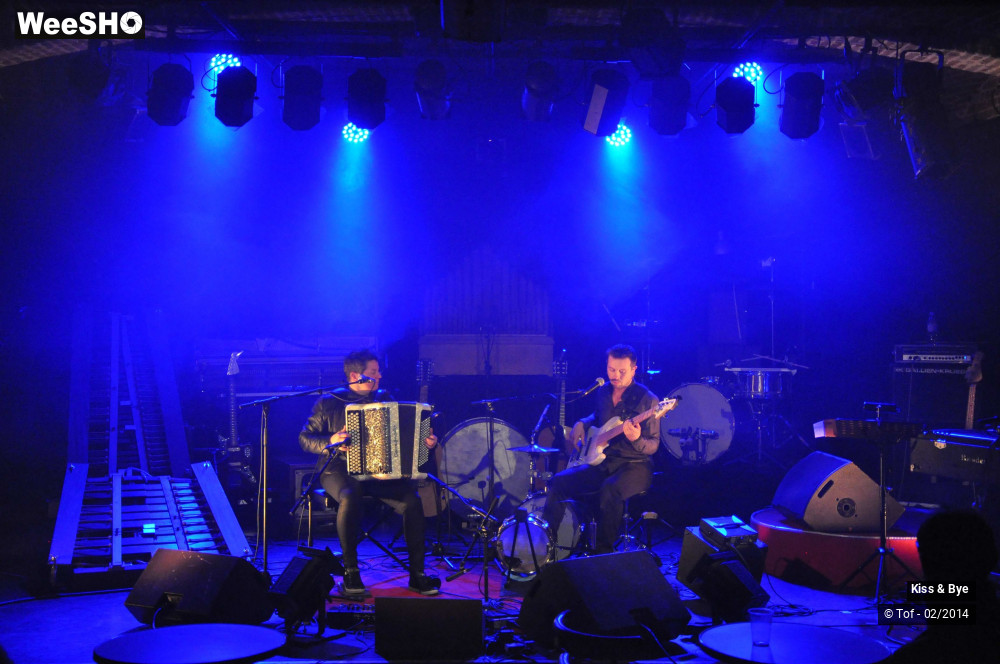 28/48 photos du spectacle Kiss & Bye