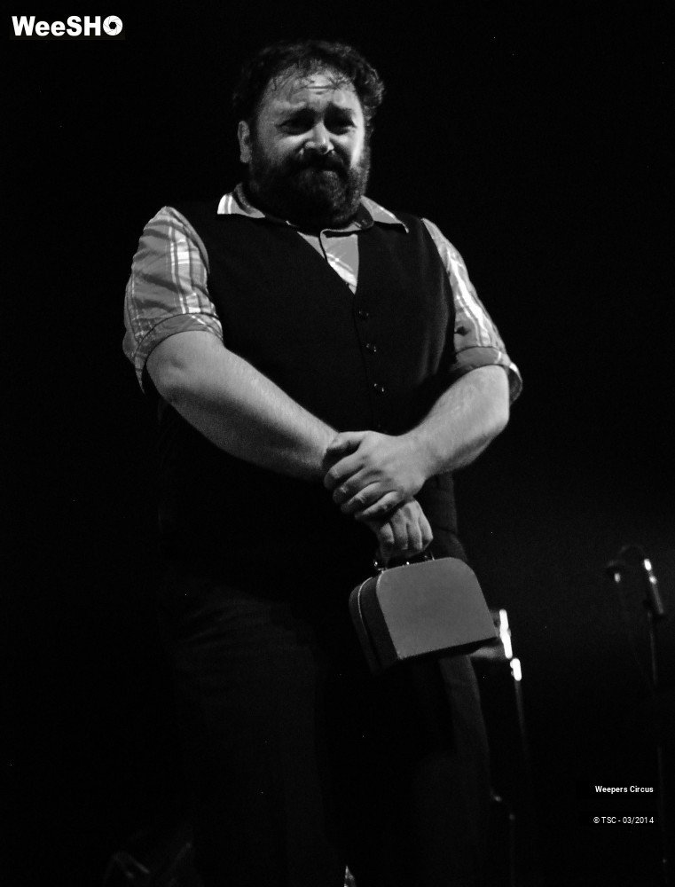 30/35 photos du spectacle Weepers Circus