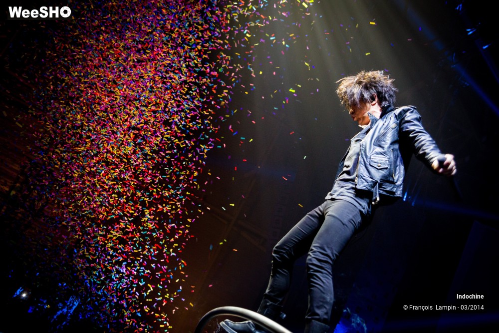 7/33 photos du spectacle Indochine