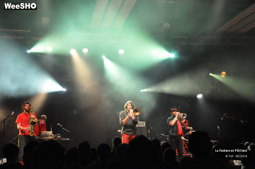 11/63 photos du spectacle La Fanfare en Pétard