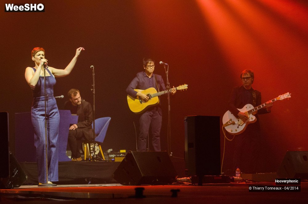2/20 photos du spectacle Hooverphonic