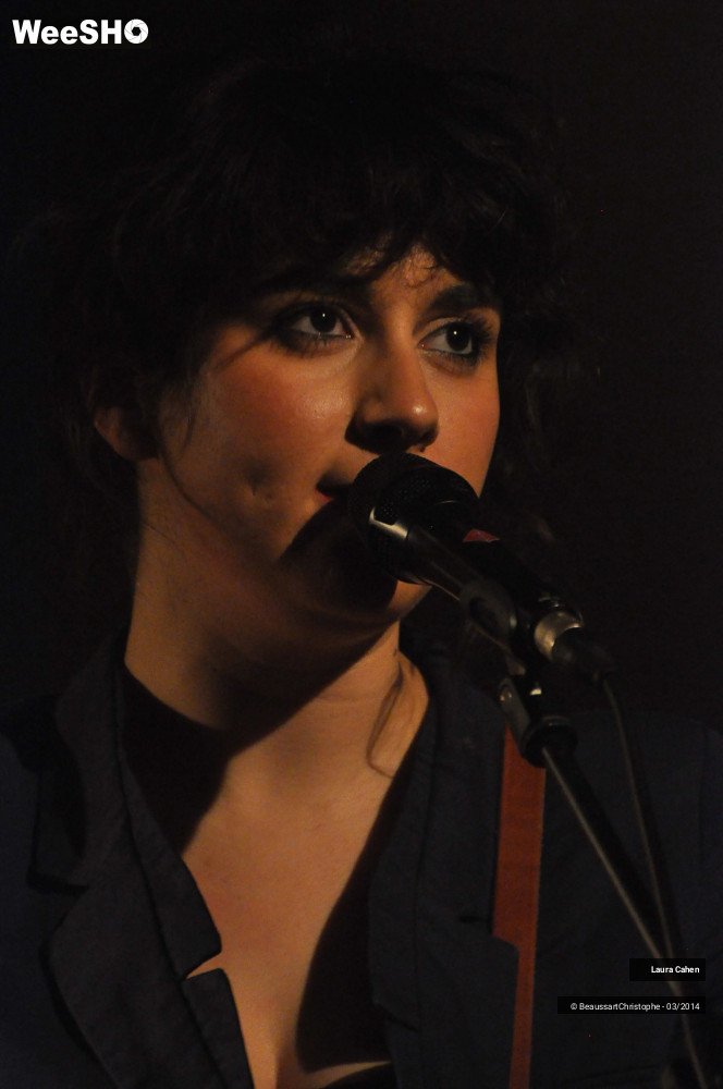 45/45 photos du spectacle Laura Cahen