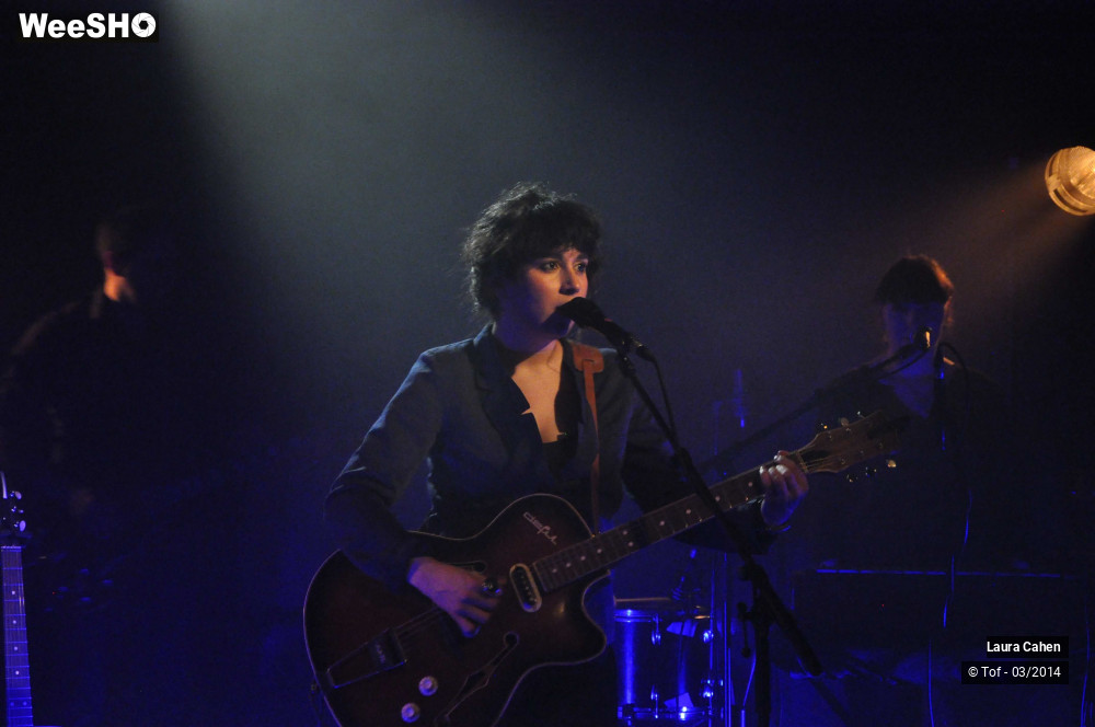 3/45 photos du spectacle Laura Cahen