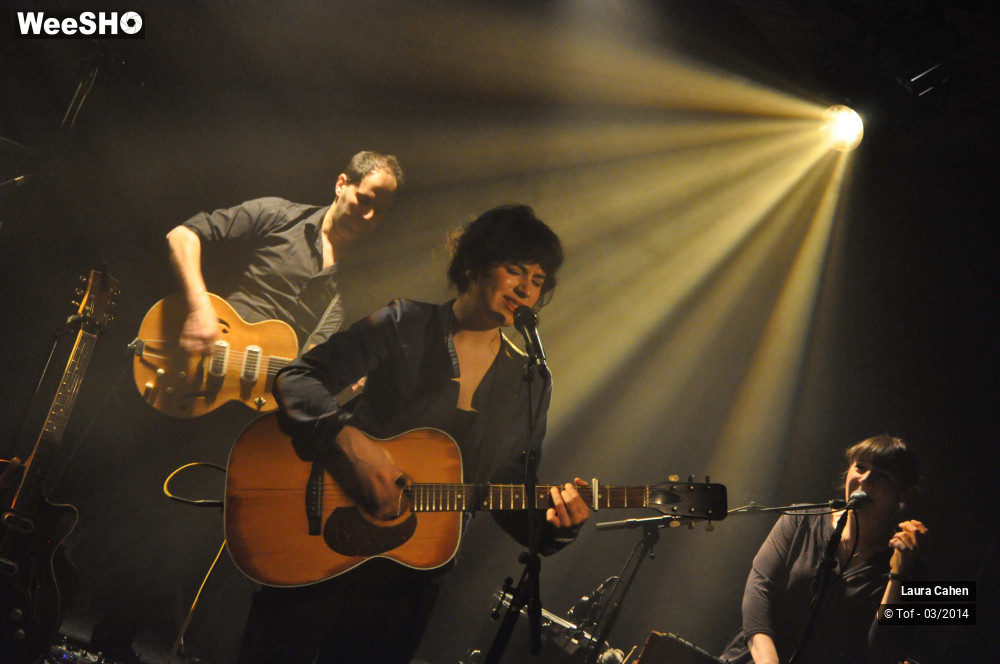 15/45 photos du spectacle Laura Cahen