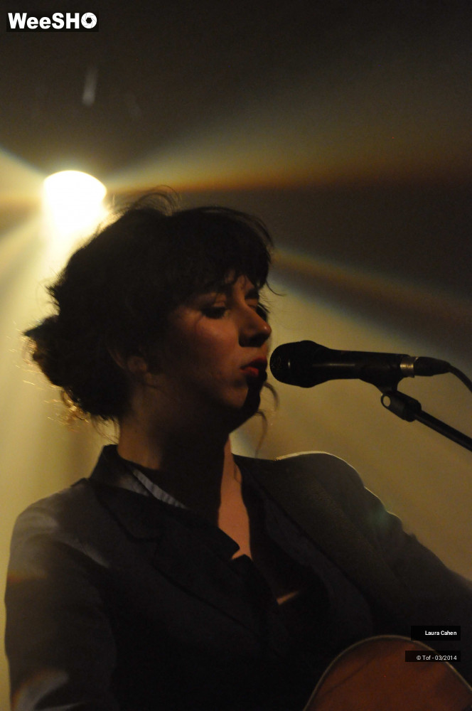 25/45 photos du spectacle Laura Cahen