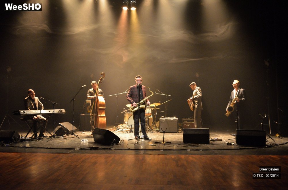 9/50 photos du spectacle Drew Davies Rhythm Combo