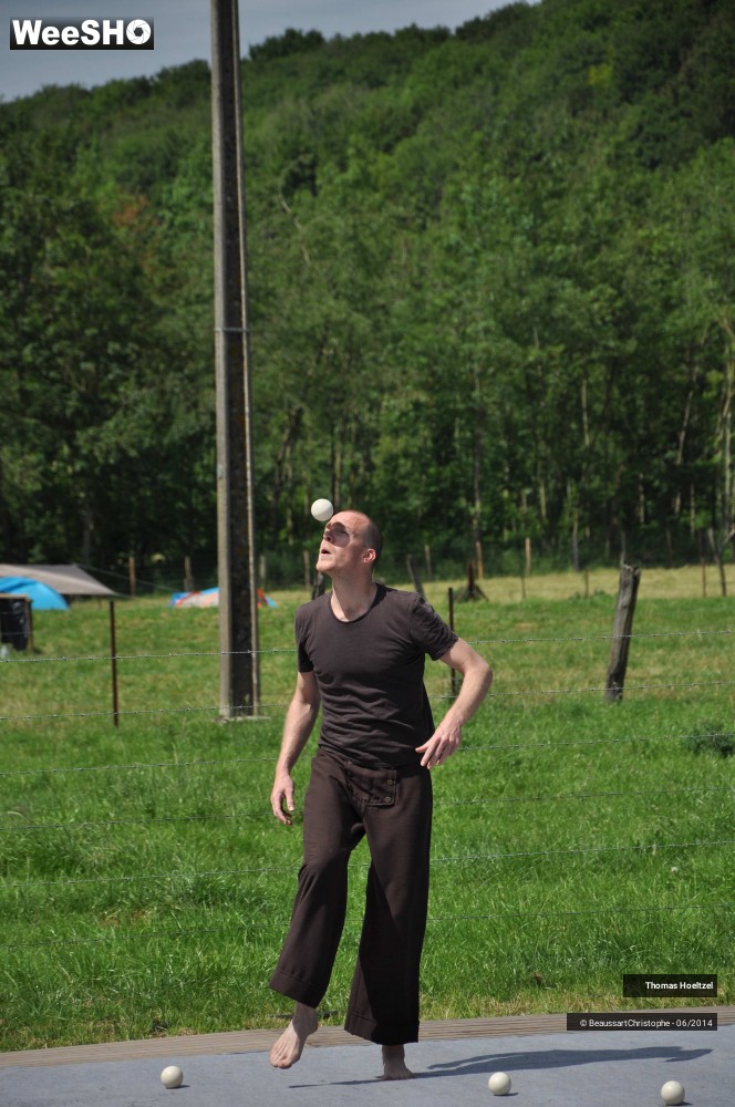 32/36 photos du spectacle Ako, petite pièce jonglée et gesticulée