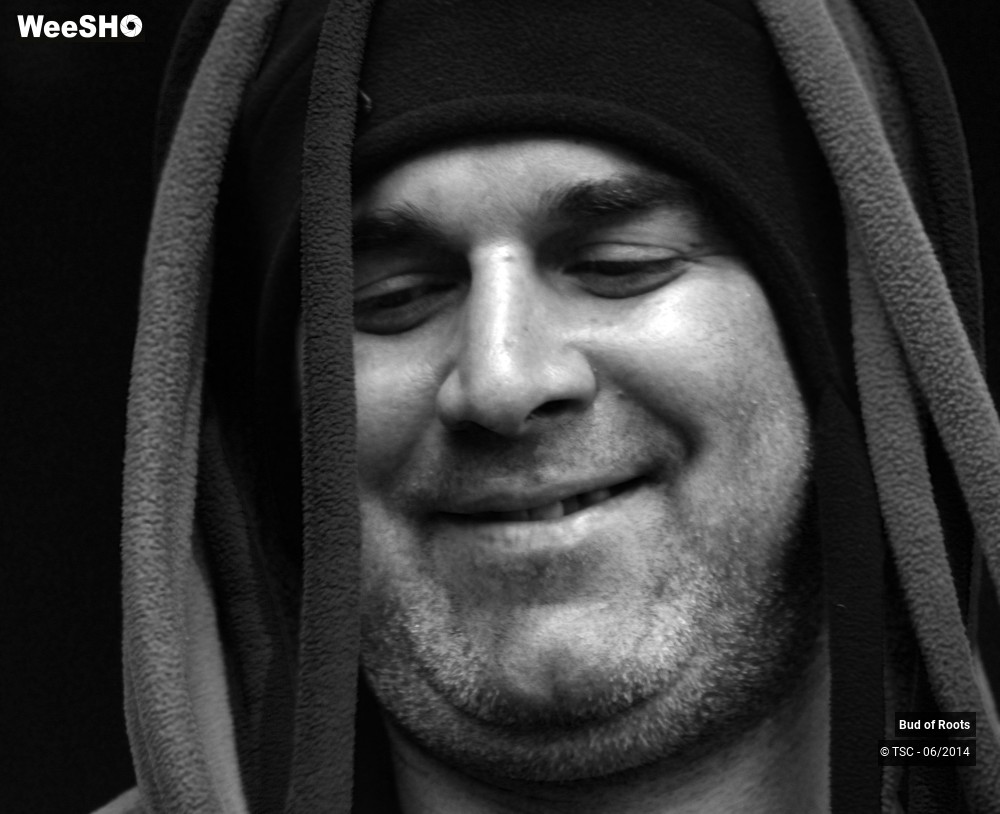 31/44 photos du spectacle Bud of Roots