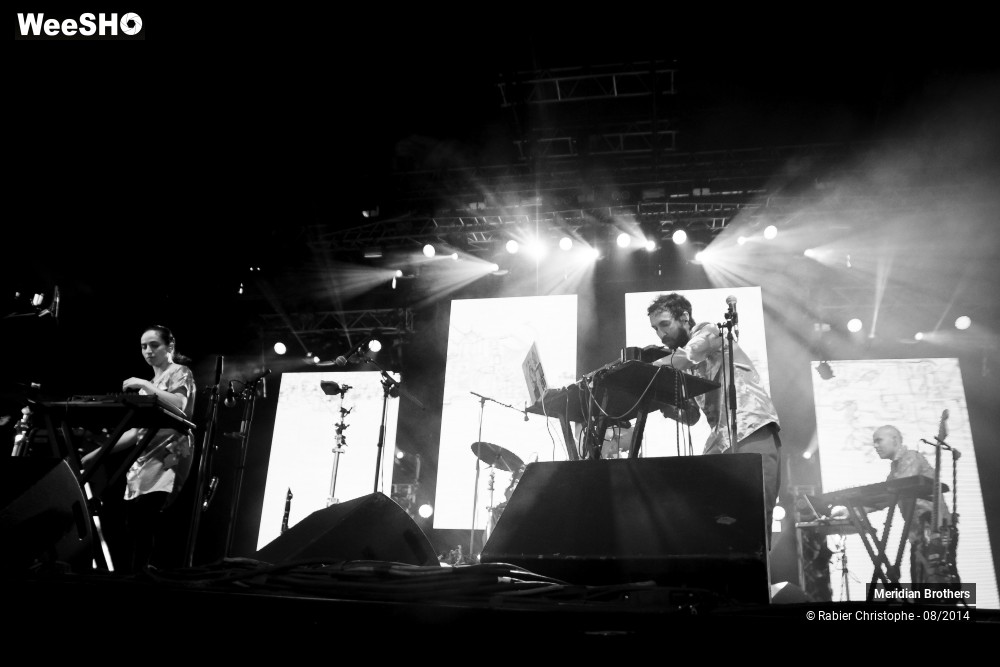 4/28 photos du spectacle Meridian brothers