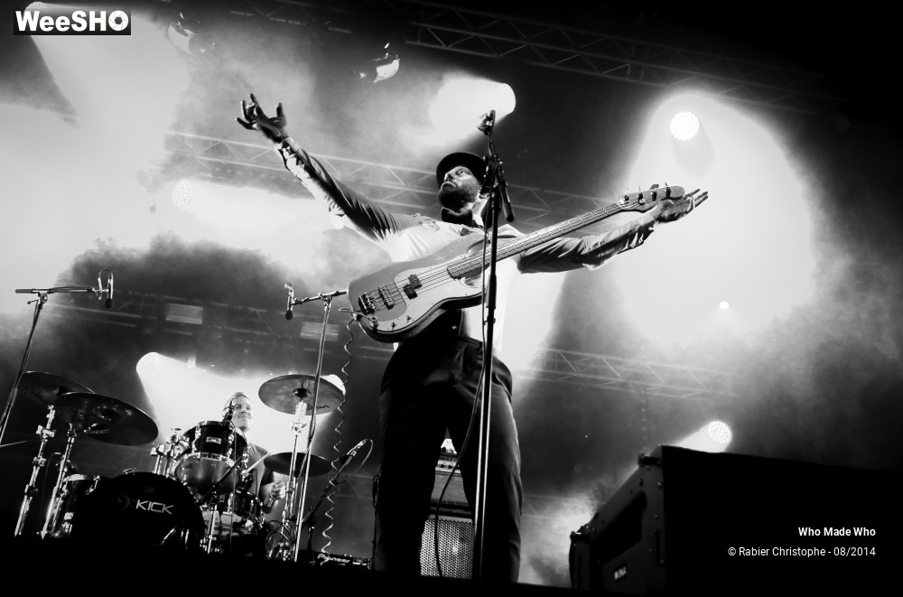 18/26 photos du spectacle Who made who