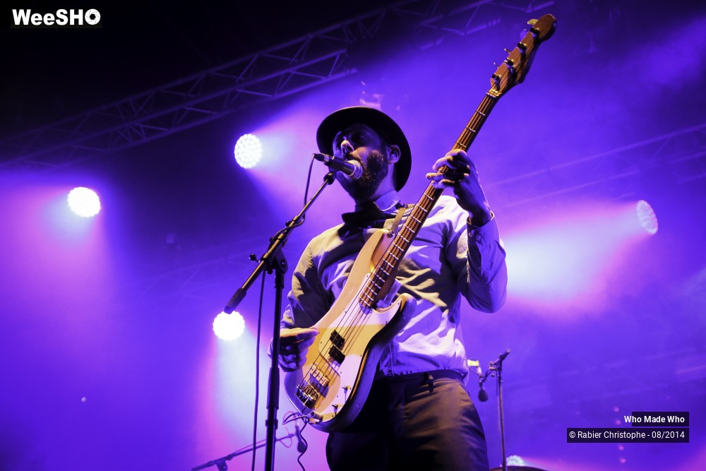 19/26 photos du spectacle Who made who