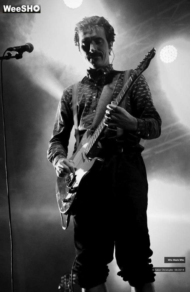 20/26 photos du spectacle Who made who