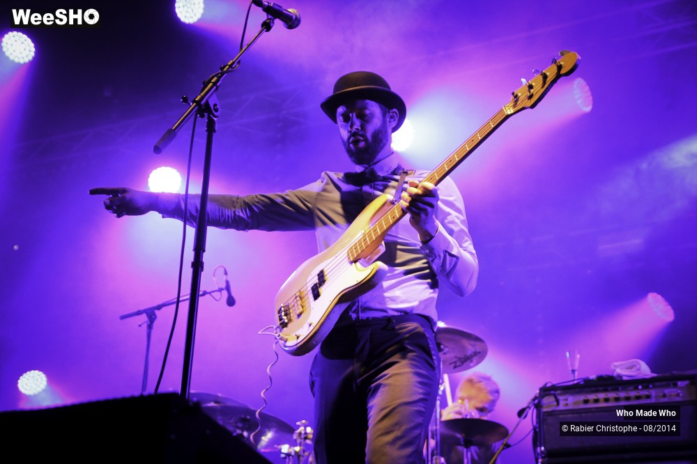 22/26 photos du spectacle Who made who