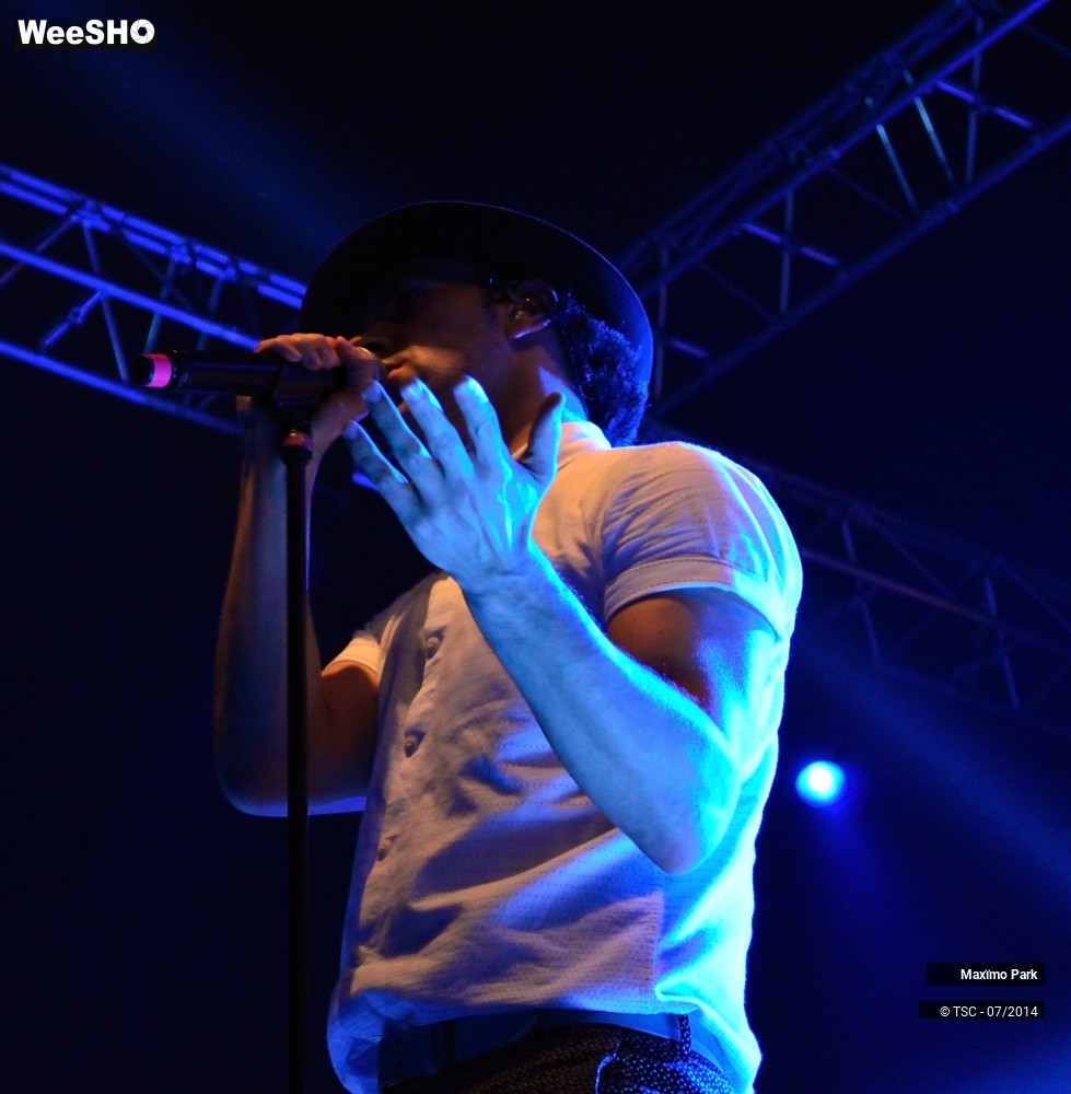 15/30 photos du spectacle Maxïmo Park