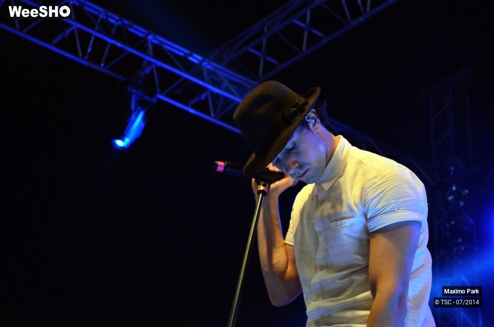 19/30 photos du spectacle Maxïmo Park