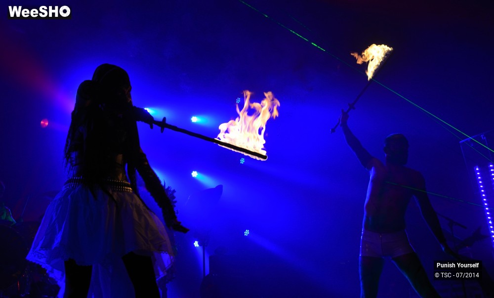6/45 photos du spectacle Punish Yourself