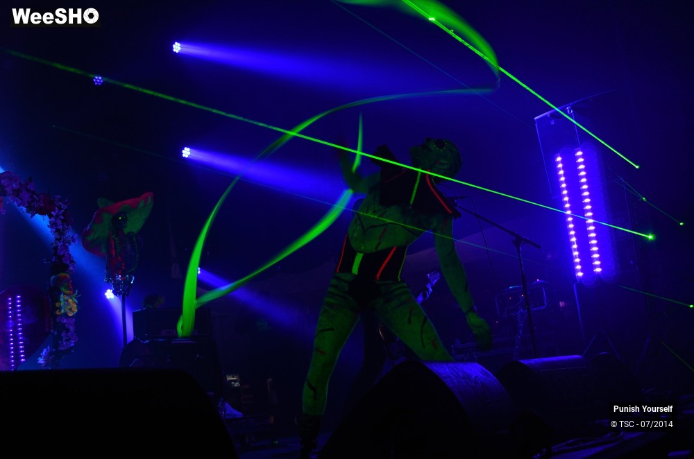17/45 photos du spectacle Punish Yourself