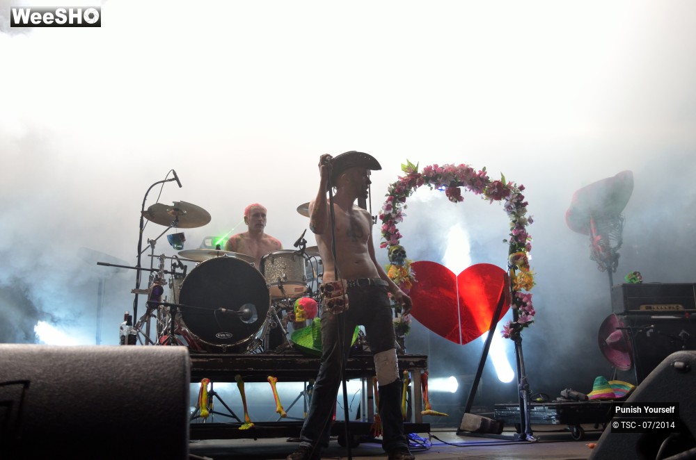 22/45 photos du spectacle Punish Yourself
