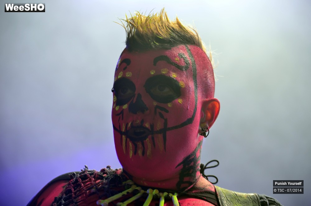 27/45 photos du spectacle Punish Yourself