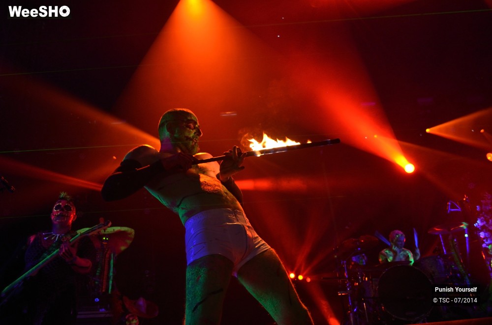 31/45 photos du spectacle Punish Yourself