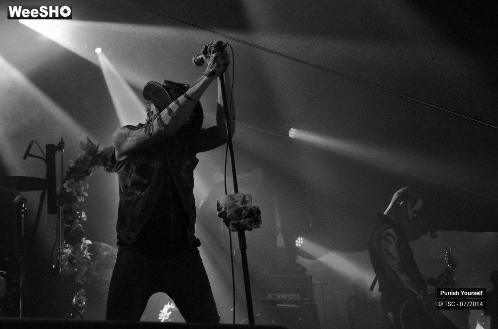 42/45 photos du spectacle Punish Yourself