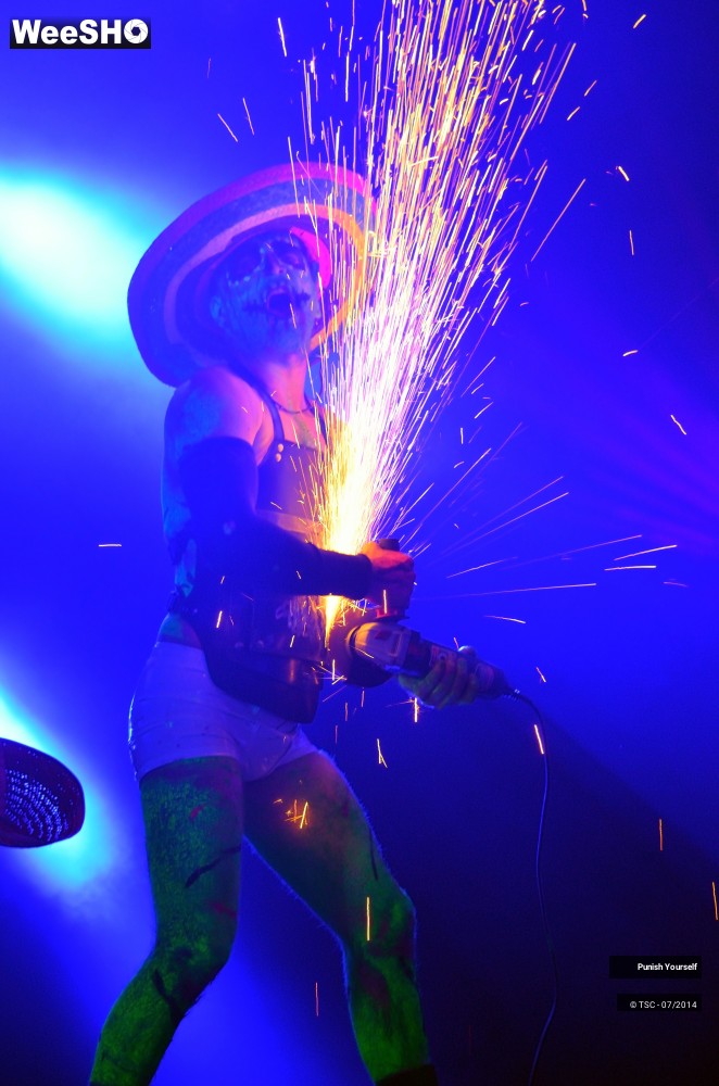 44/45 photos du spectacle Punish Yourself