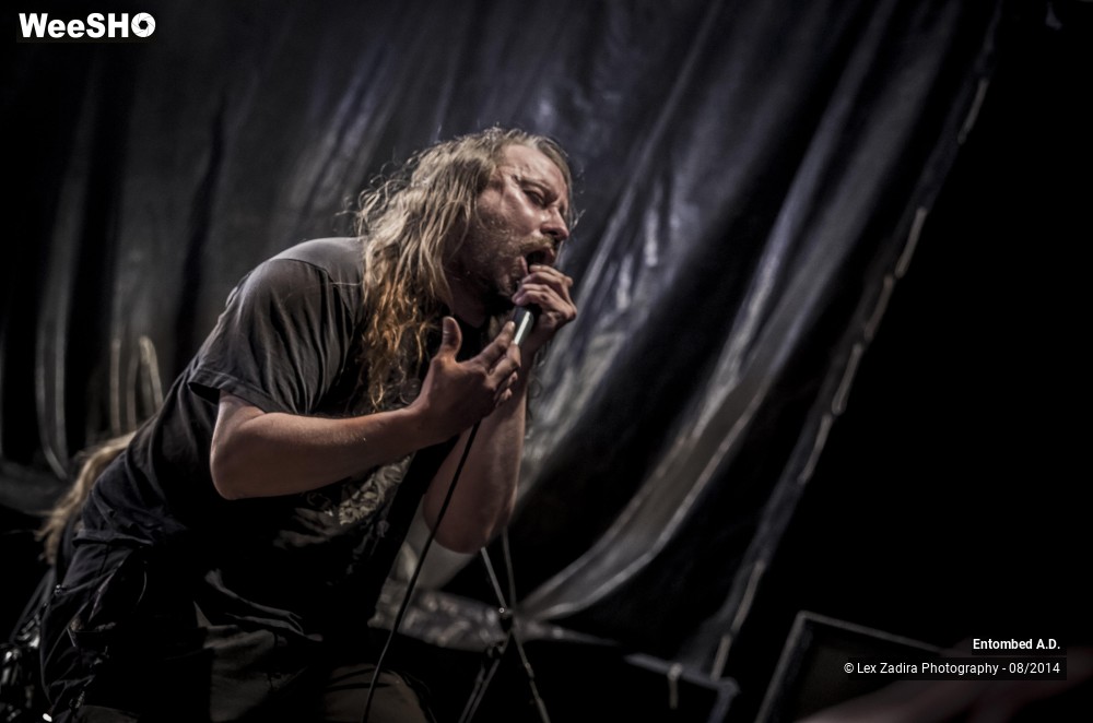 9/16 photos du spectacle Entombed A.D.