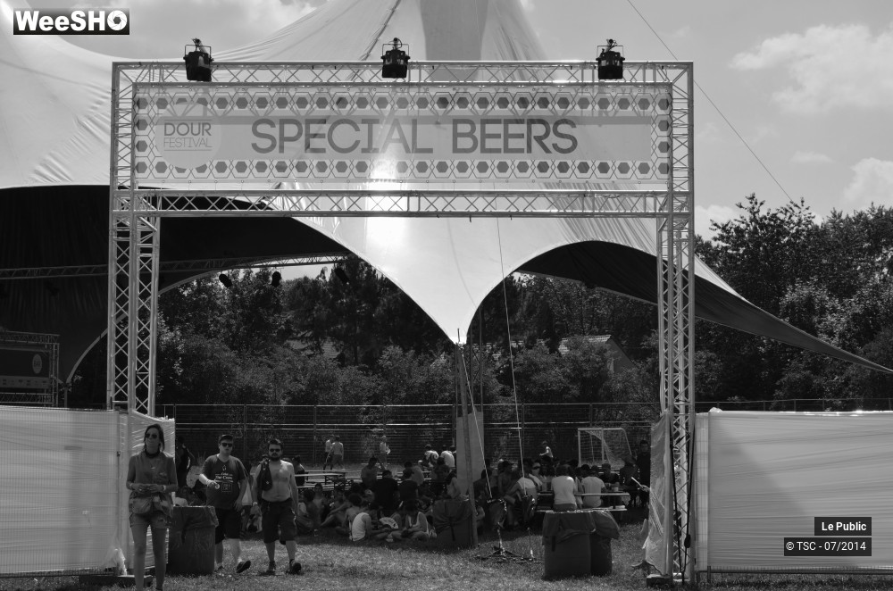 44/49 photos du spectacle Ambiance Festival de Dour 2014 Jour 1